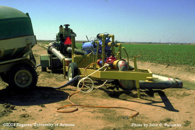 Portable drip irrigation filtration and chemigation station in melons 
